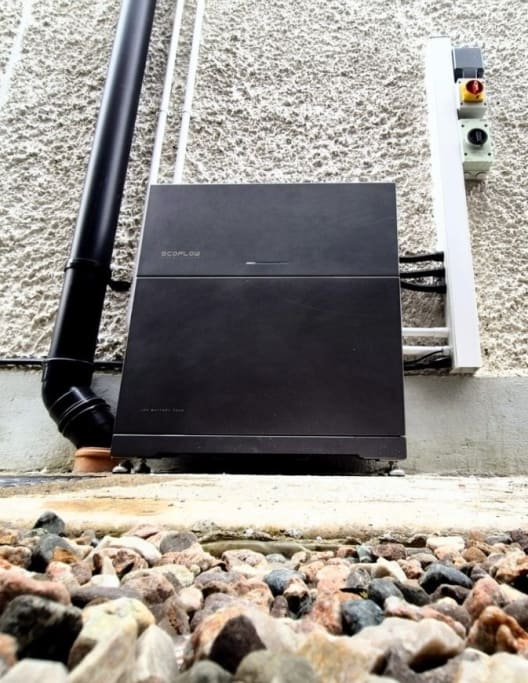 Ecoflow Inverter and Battery combo outside an Irish house